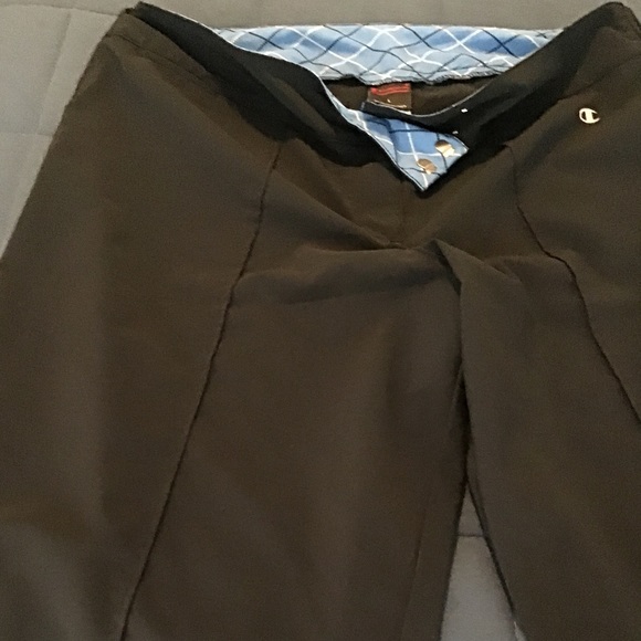 Adorable Champion pleated, long short. Black. Size Large. - Picture 3 of 6